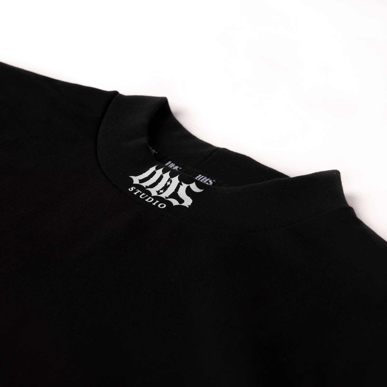 CREWNECK "VVS" - BLACK