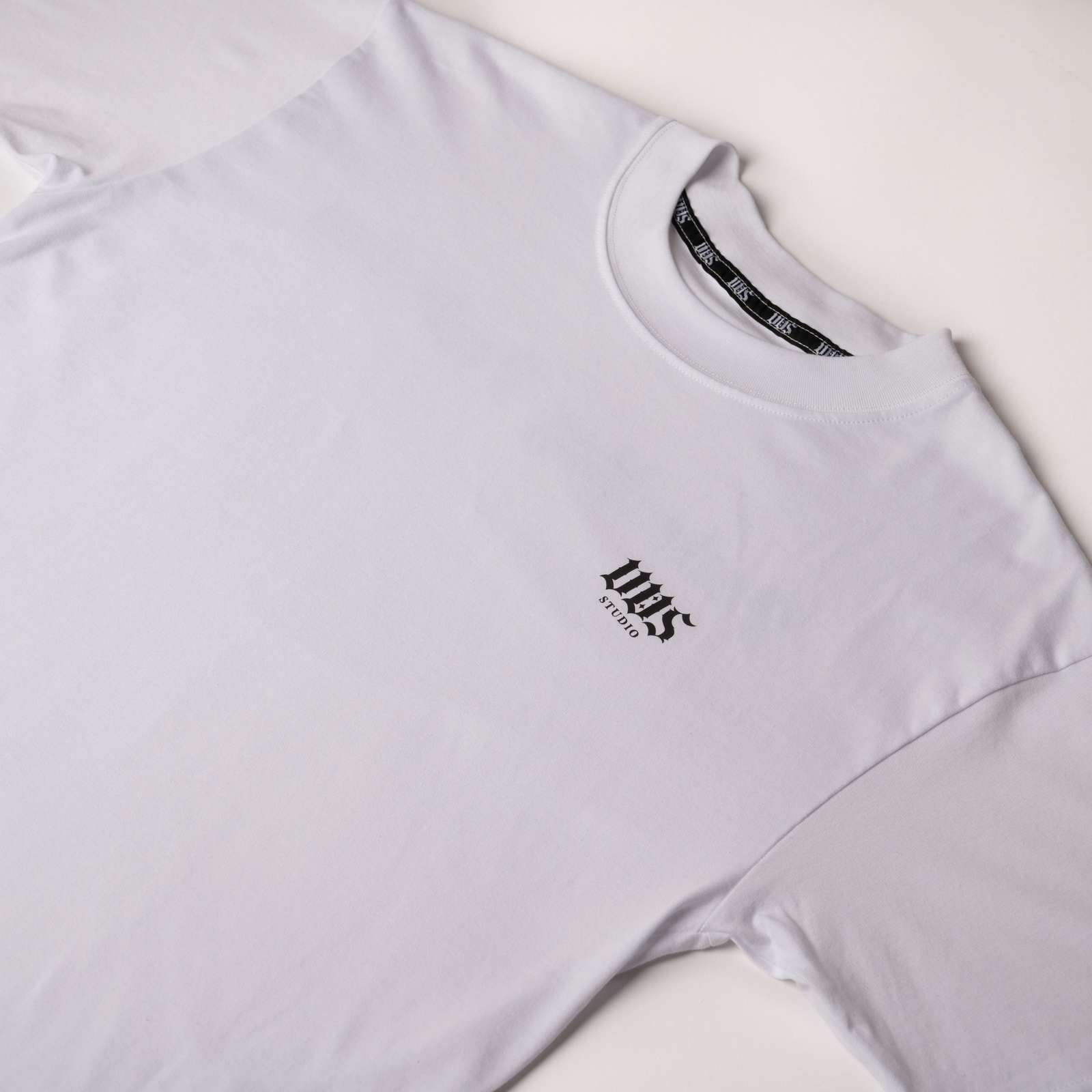 T-SHIRT "PRETENDING PERFECTION" - WHITE