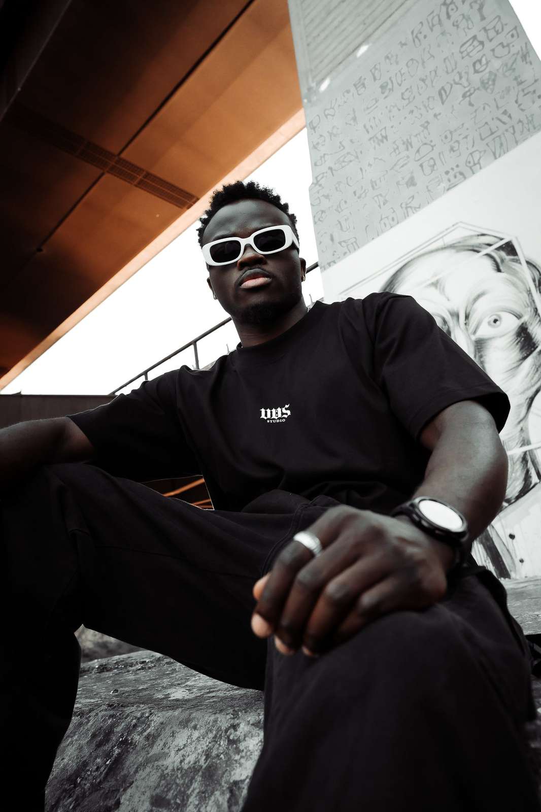 T-SHIRT "VVS Studio" - BLACK