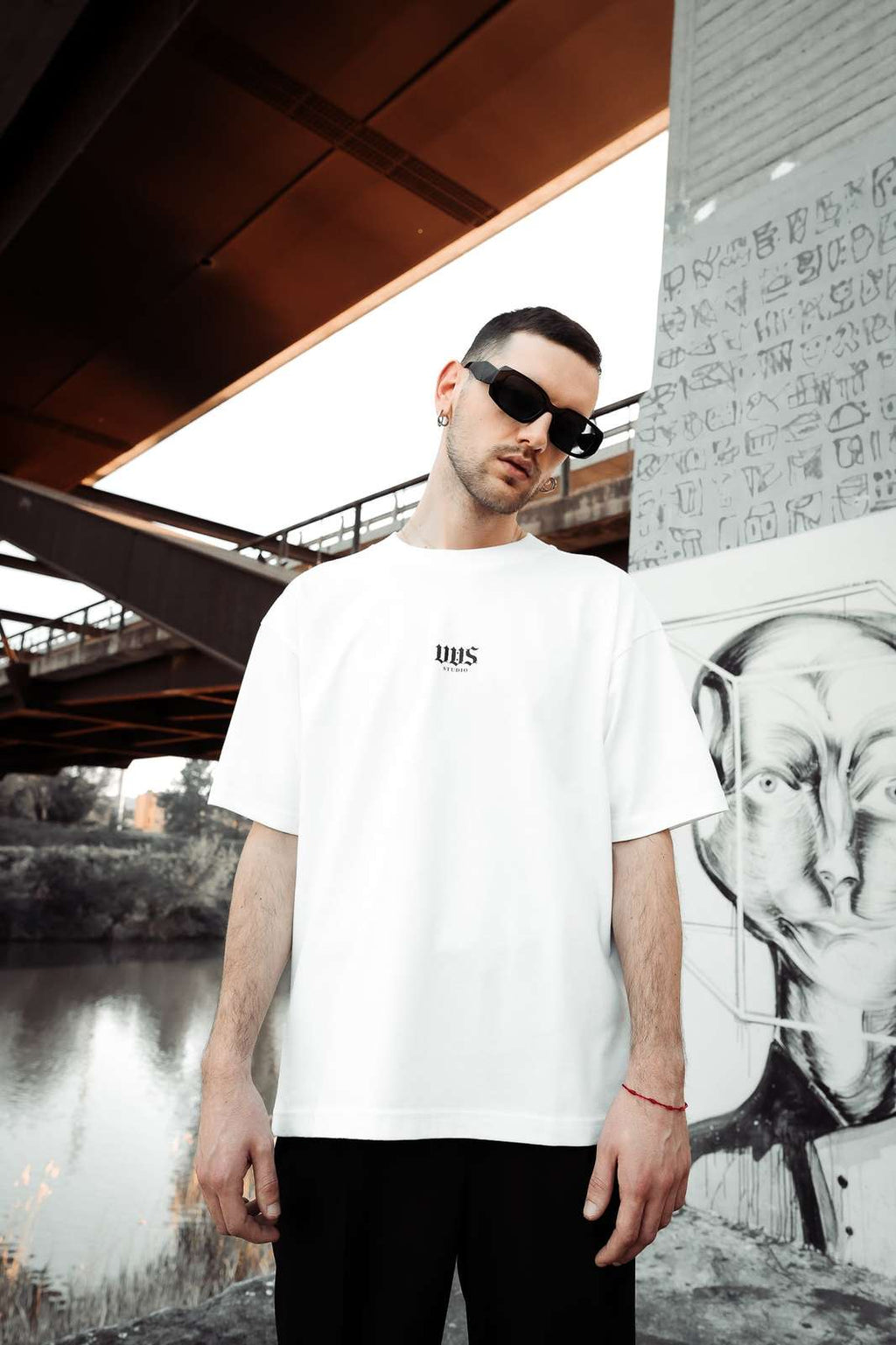 T-SHIRT "VVS Studio" - WHITE